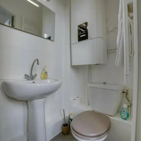 La Tete Dans Les Nuages Apartment *